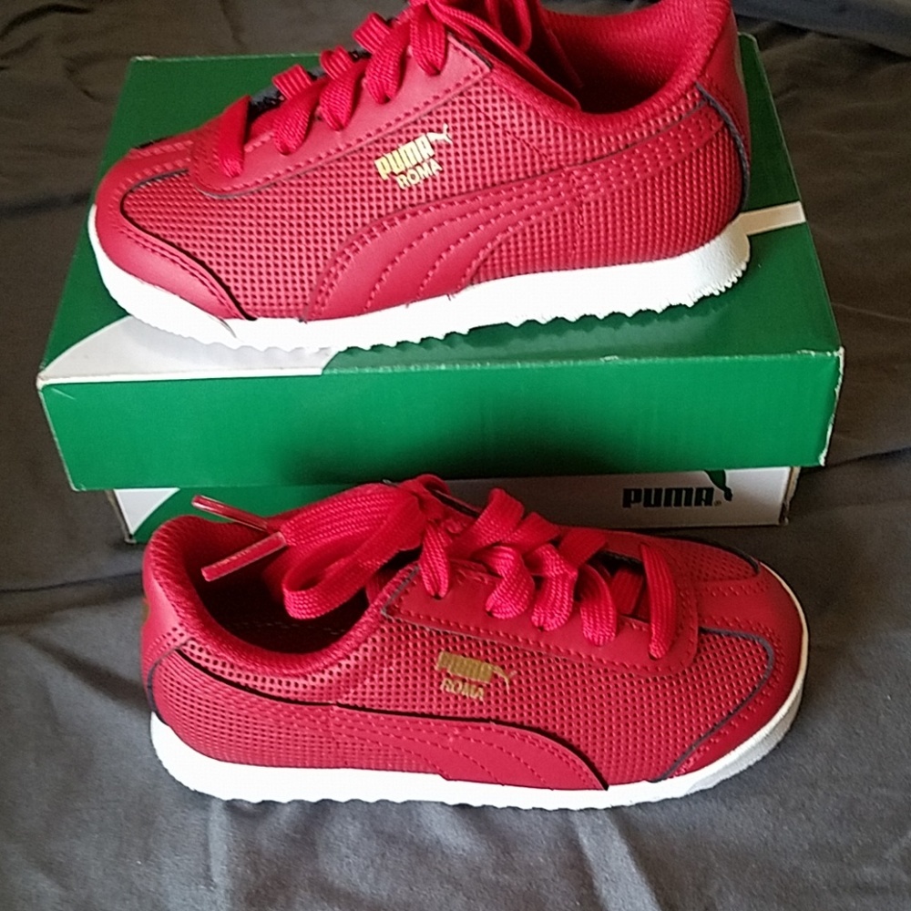 BNIB Puma sneakers